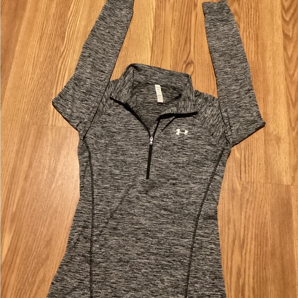 Women’s Gym sweaters size SM/P  brand heat gear color gray and white long sleeve - Picture 2 of 10